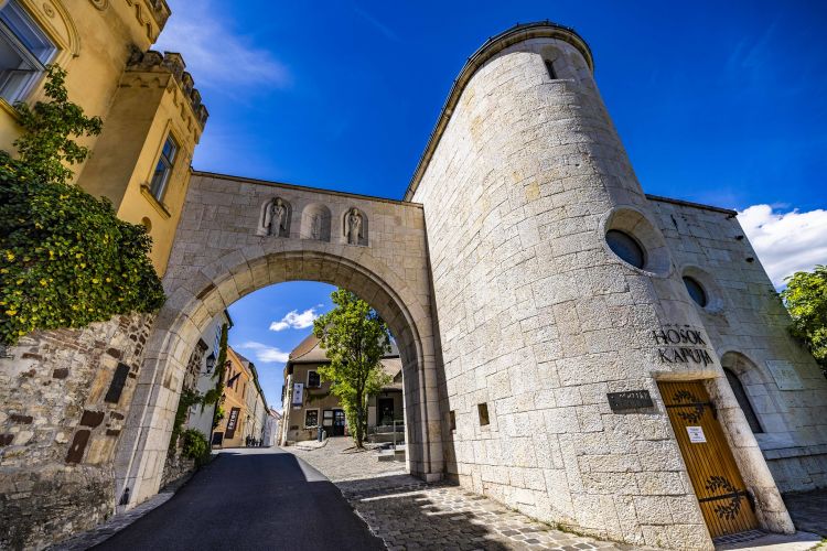 Audio Guide Rental – Discover Veszprém in a unique way