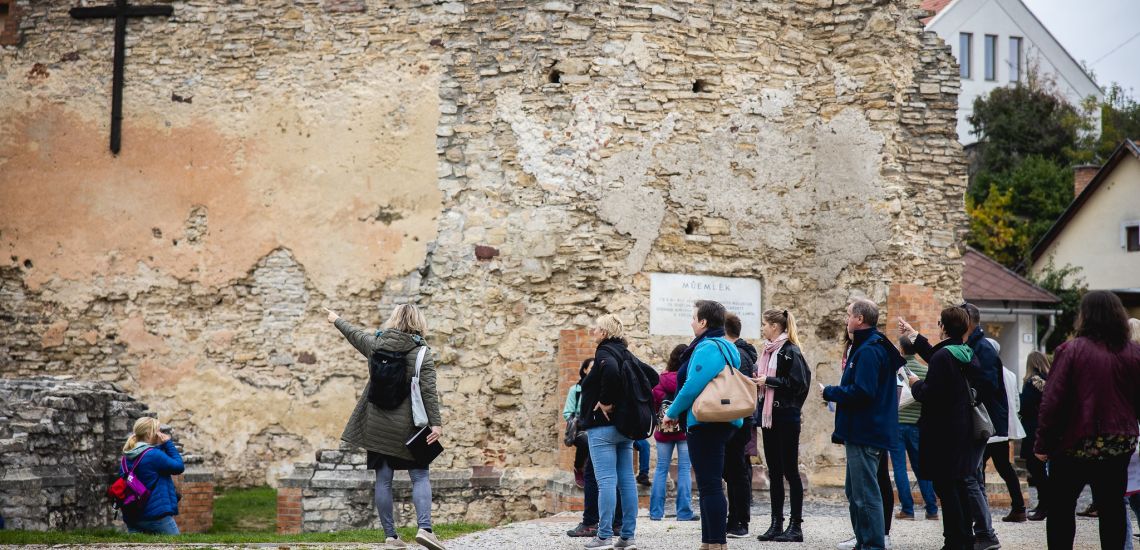 Királynék, Kisasszonyok és Kancellárok nyomában tematikus séta - Kulturális Örökség Napjai