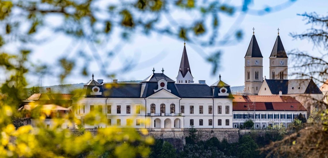 Fedezd fel Veszprémet – Ingyenes városnéző séta a Turizmus Világnapján