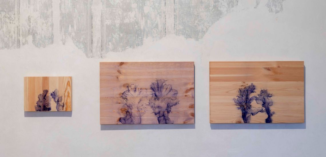 Fagyott felhő, sivatagi por - tárlatvezetés Enzsöly Kingával és Tulisz Hajnalkával