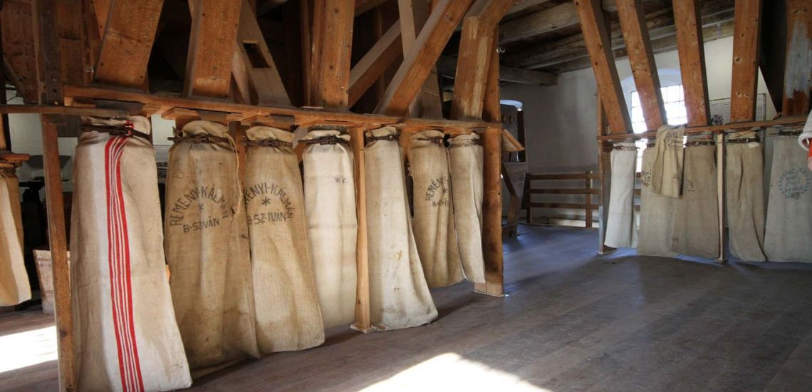 Látványőrlés a malomban 