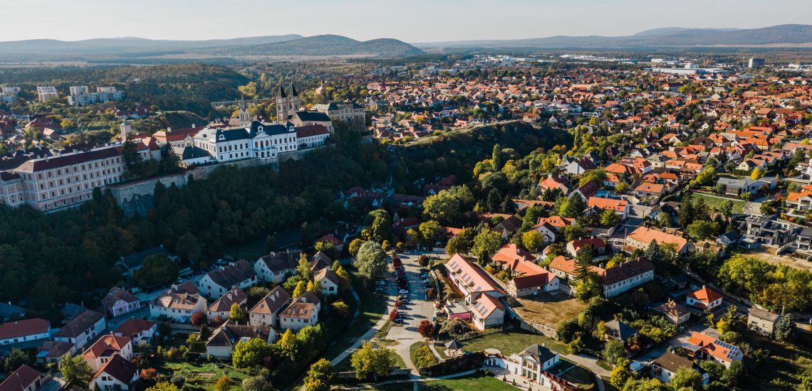 BETELT! Óvóhely bejárás és Árpádkori séta a Séd-völgyében