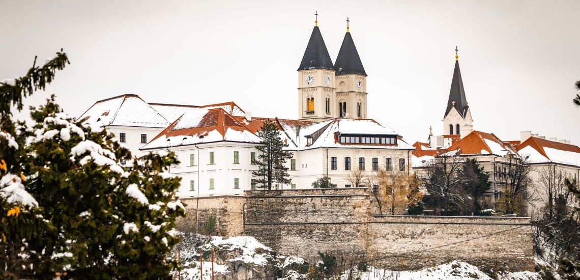 Óévi barangolás koccintással