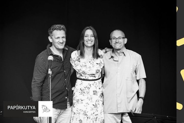 Bolba Éva Trió - Koncert a Papírkutyában