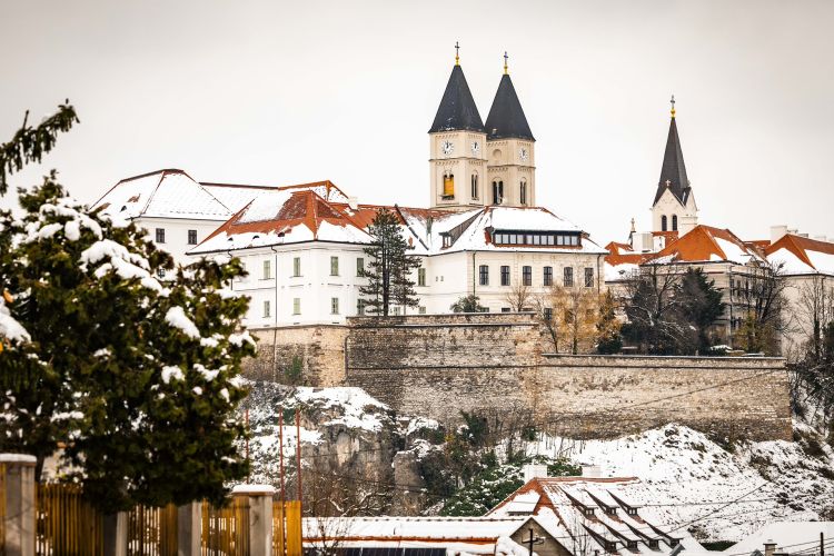 Óévi barangolás koccintással