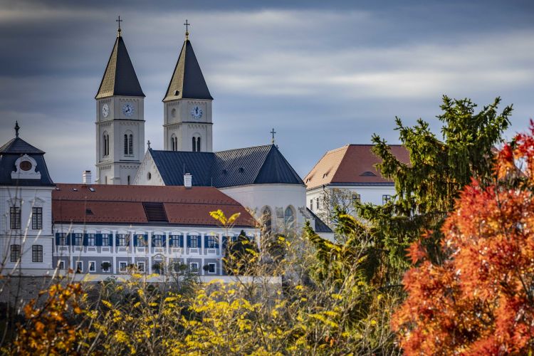 Megújult várséták a Veszprémi Érsekség szervezésében