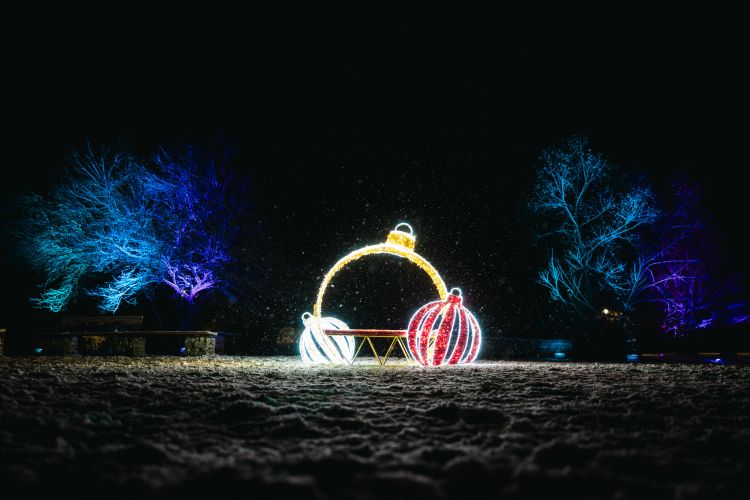Fények Völgye a Kolostorok és Kertekben