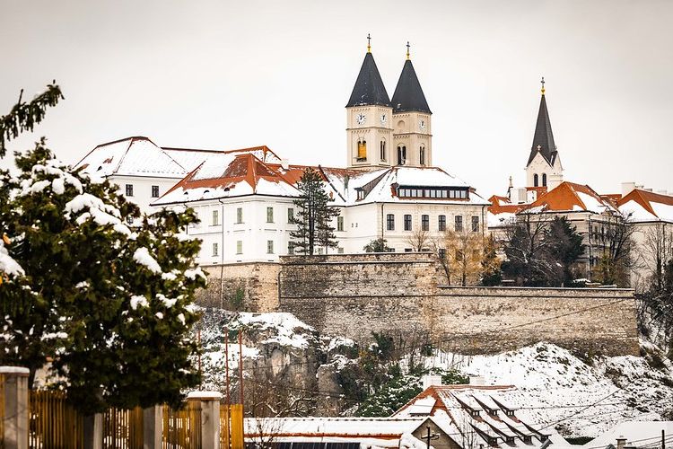A Veszprémi Várnegyed ünnepi nyitvatartása