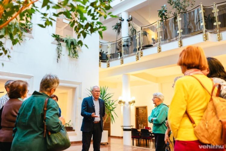 Polgármesteri idegenvezetés az önkormányzat születésnapján