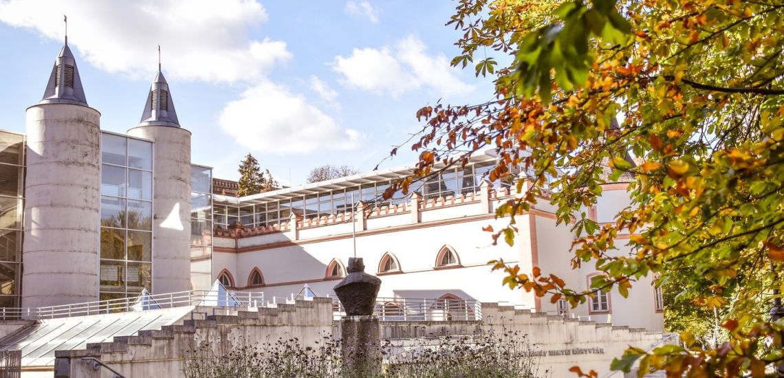 Eötvös Károly Könyvtár