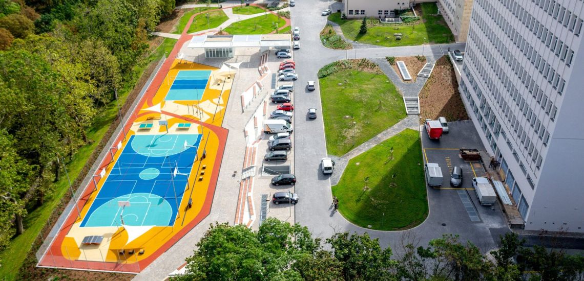 Universitäre Rekortan-Sportplätze