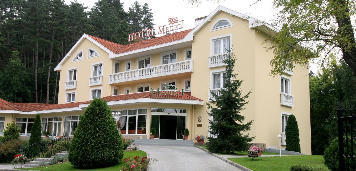 Villa Medici Hotel**** és Étterem