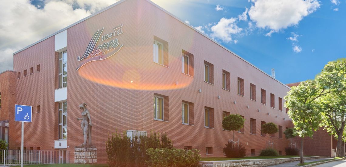 Hostel Mayer***