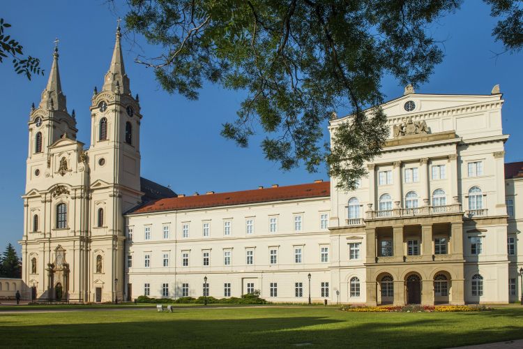 Zirci Ciszterci Apátság és Arborétum