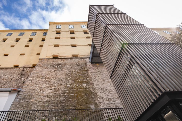 Burgverlies – Aufzug