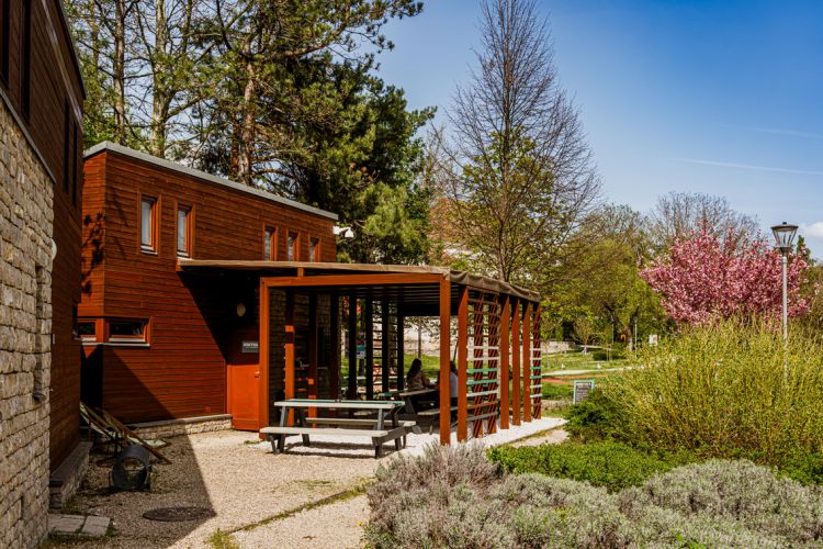 Patent. Grill & Chill