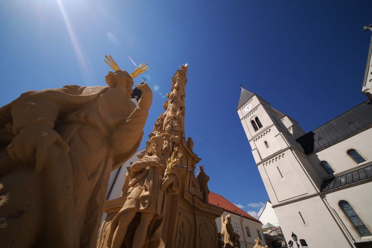 Szentháromság-szobor