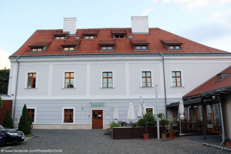 Gizella Hotel*** & Restaurant