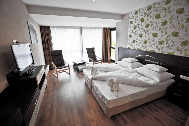 Ezüsthíd Hotel**** & Restaurant