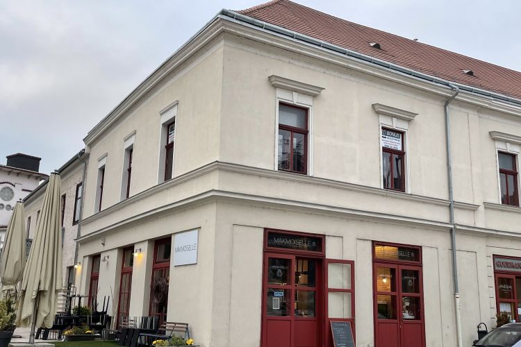 Makmoiselle Pékség