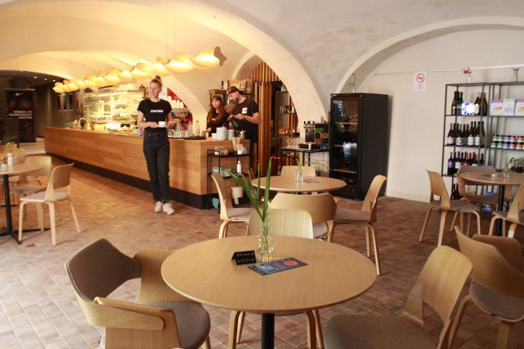 FOTON Specialty Café & Bar