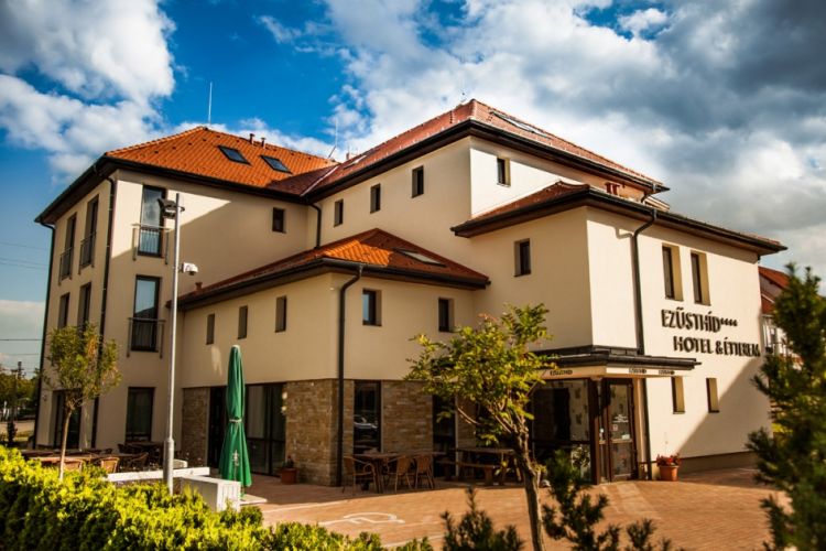 Ezüsthíd Hotel**** és Étterem