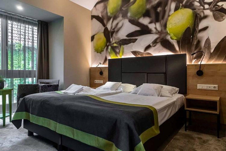 Oliva Hotel és Étterem