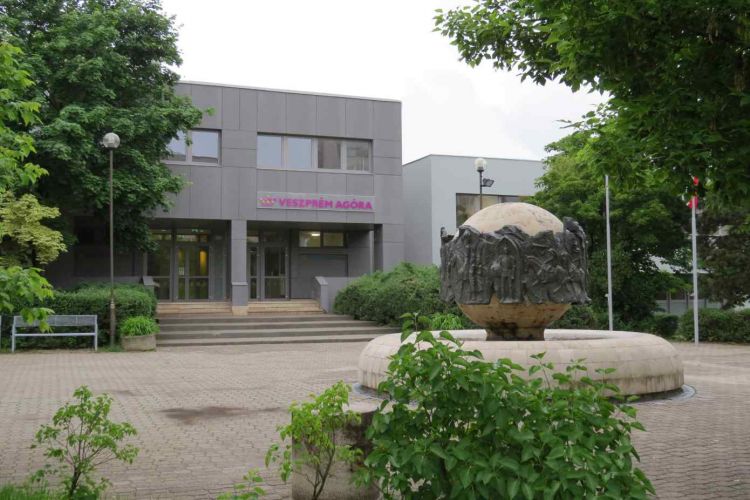 Agóra Veszprém Kulturális Központ