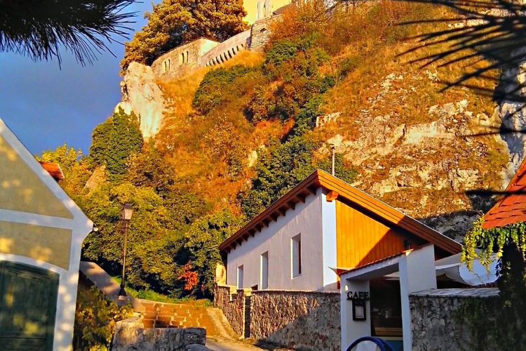 Völgy Kávézó és Fagyizó