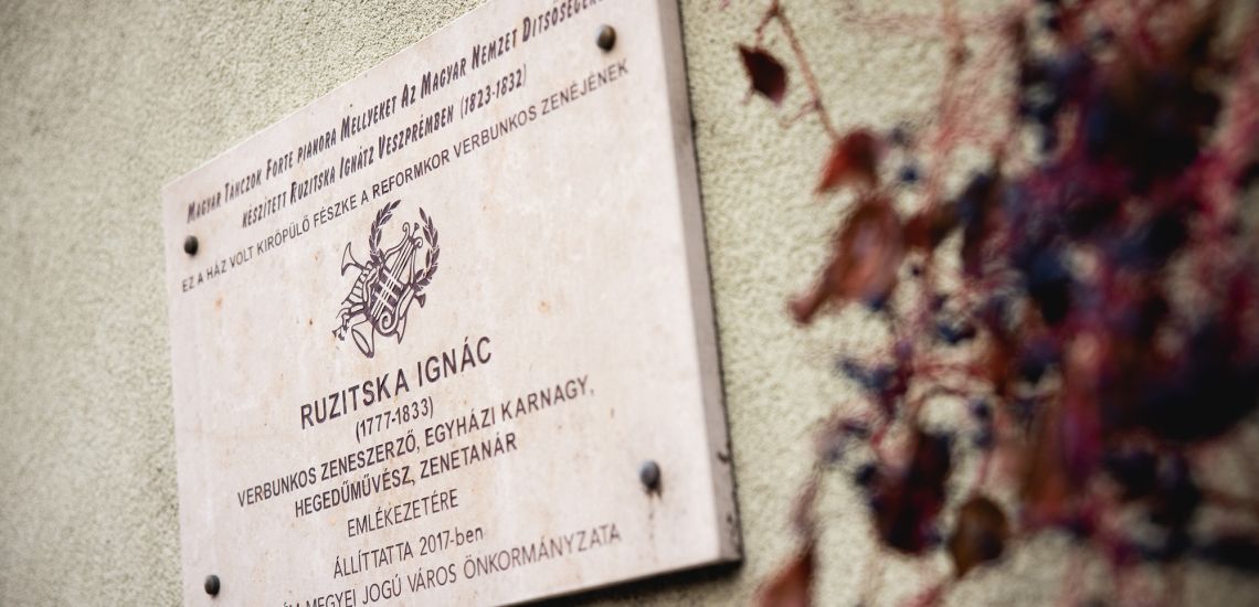 Ruzitska Ignác hegedűművész emléktáblája